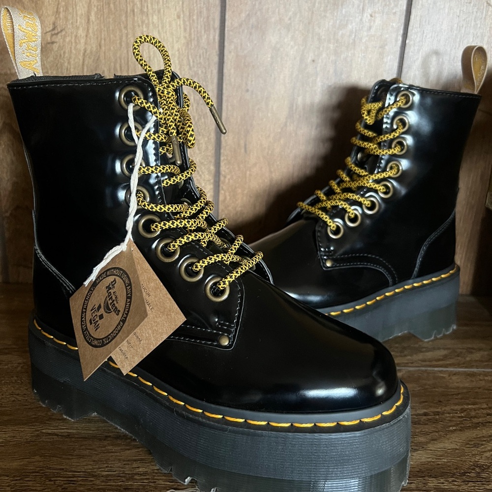Dr. Martens Vegan Jadon Max Boots